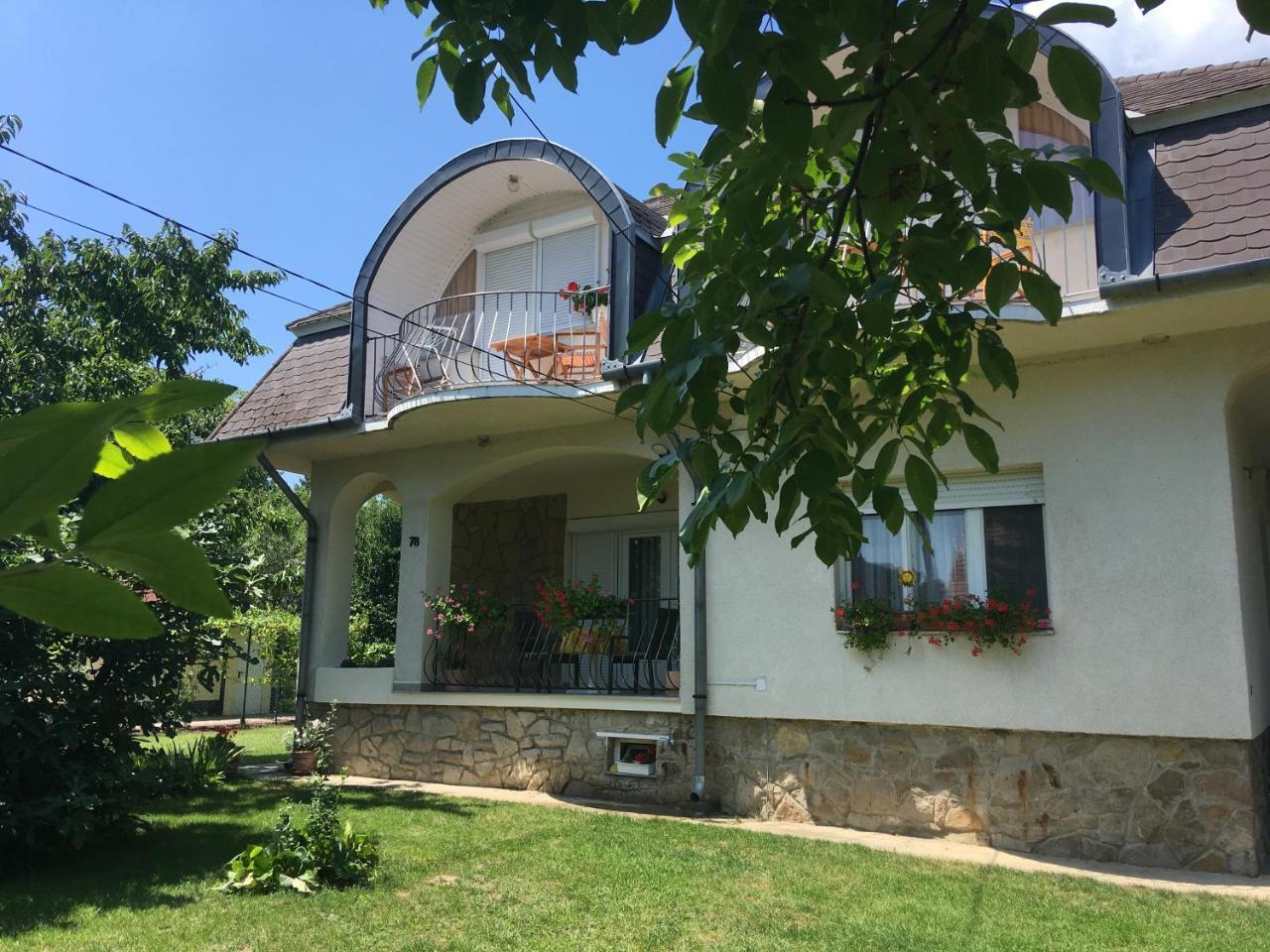 Villa Terrazza Balatongyorok Luaran gambar